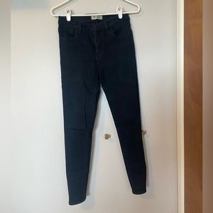 Madewell Roadtripper Jeans in Black, Size 26